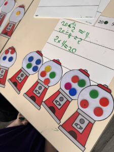 Exploring the link between multiplication and division ❌➗.