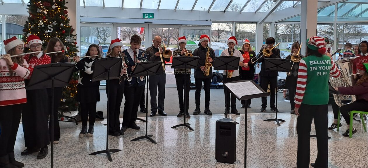 Festive Musicians at ASDA