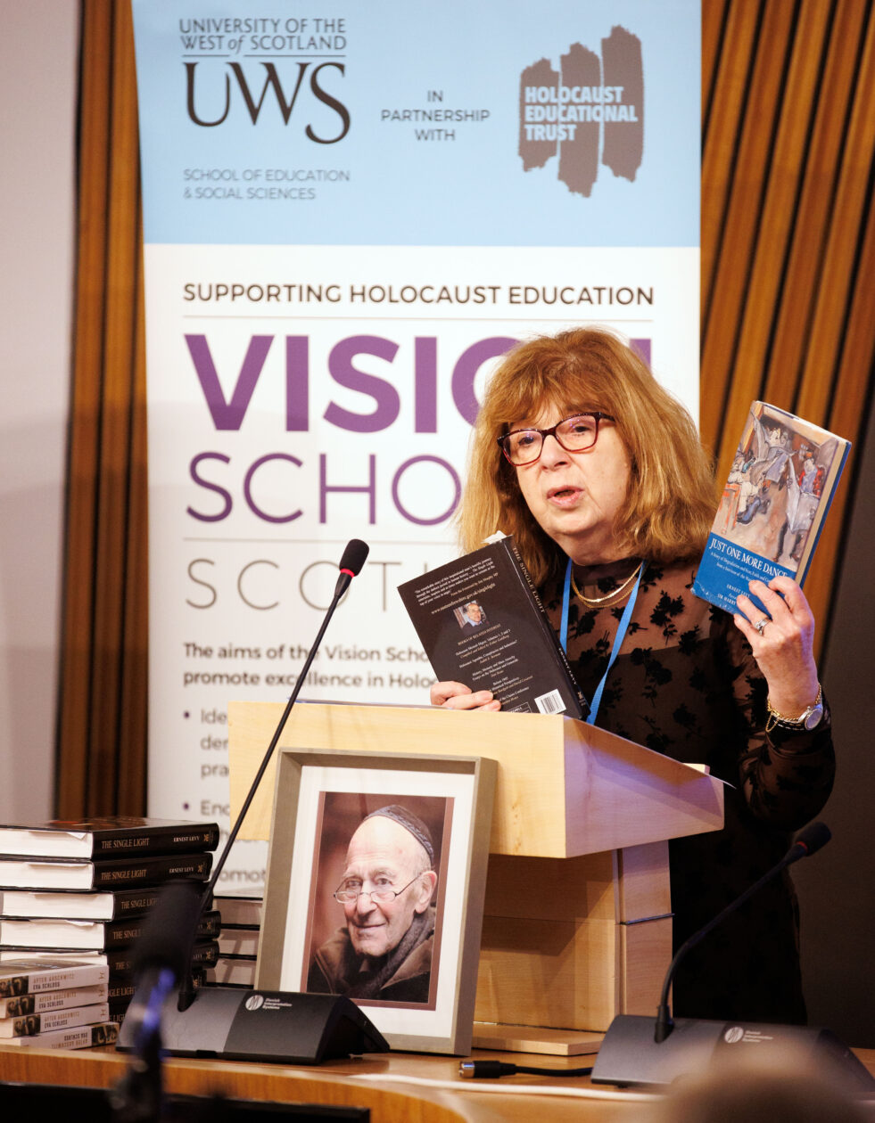 Kirkcaldy High School Reaccredited as a Level 1 Vision School