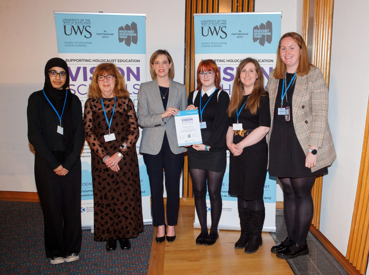 Kirkcaldy High School Reaccredited as a Level 1 Vision School