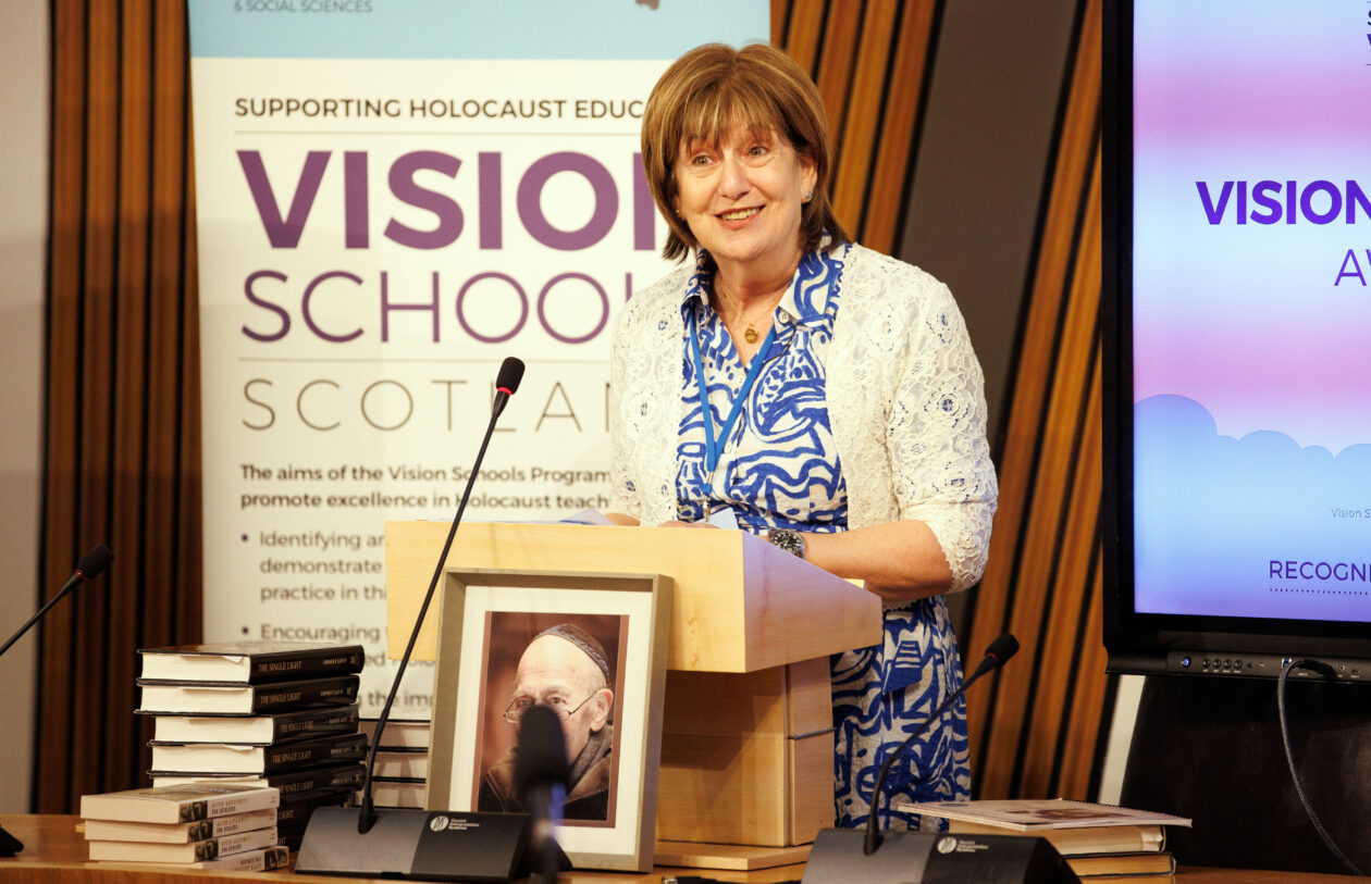 Kirkcaldy High School Reaccredited as a Level 1 Vision School