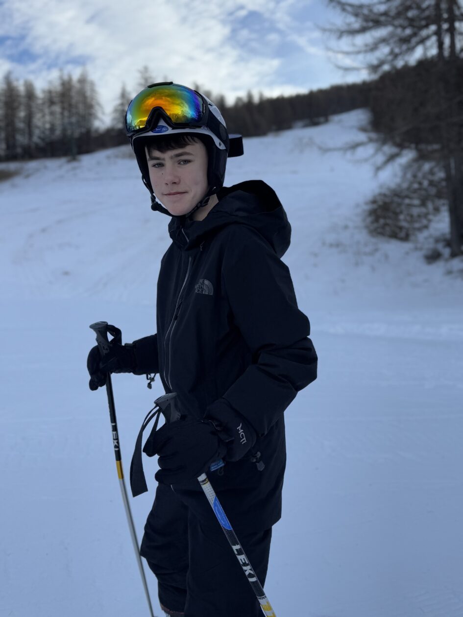 20241217_100337905_iOS