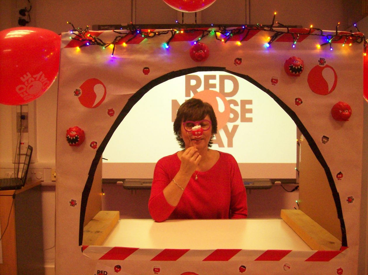 red-nose-photo-booth-haysholm-school