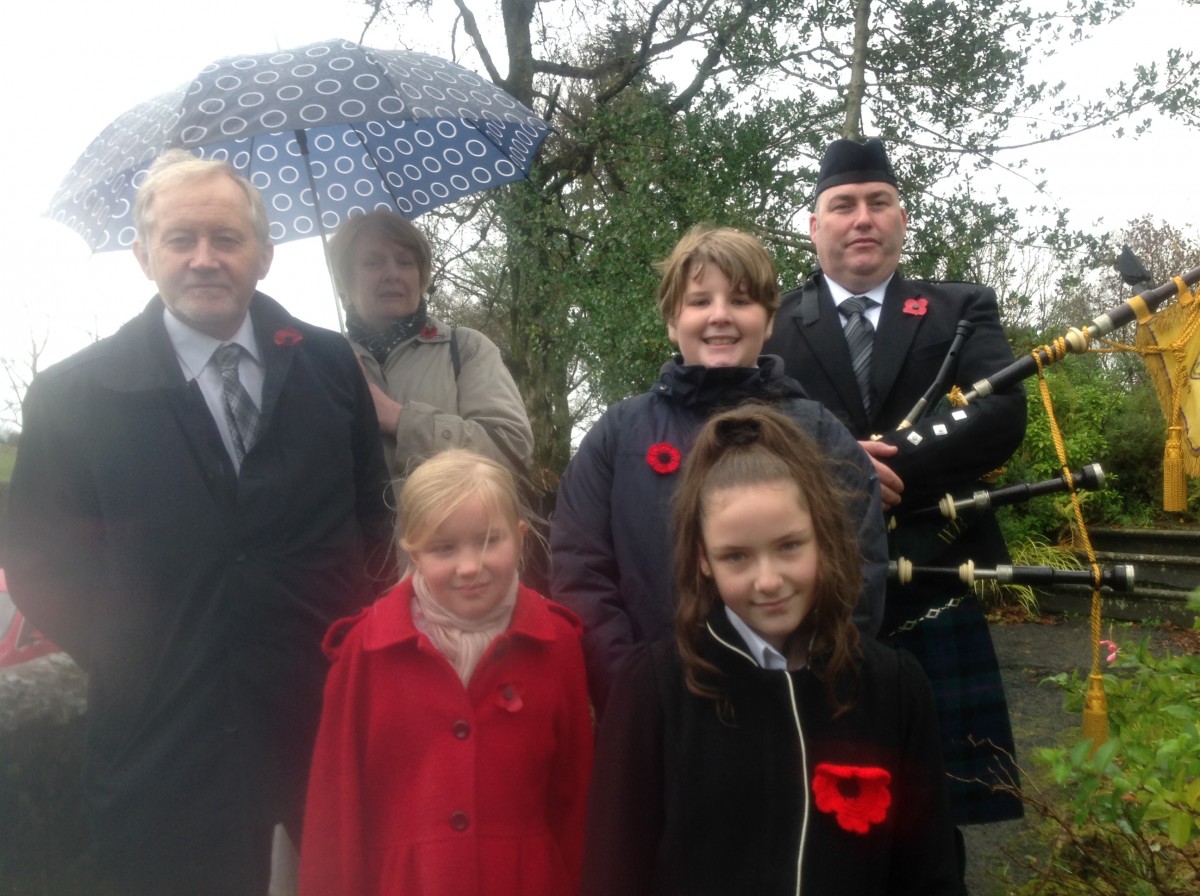 Cllr Stevenson, Marion (Community Council) Piper (Jacobite Society) and pupils