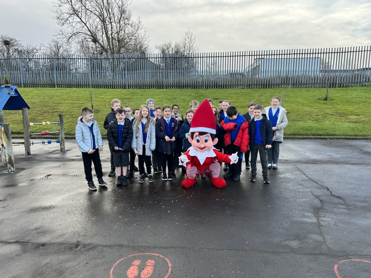 Elf Photos Chryston Primary School elf-photos-chryston-primary-school