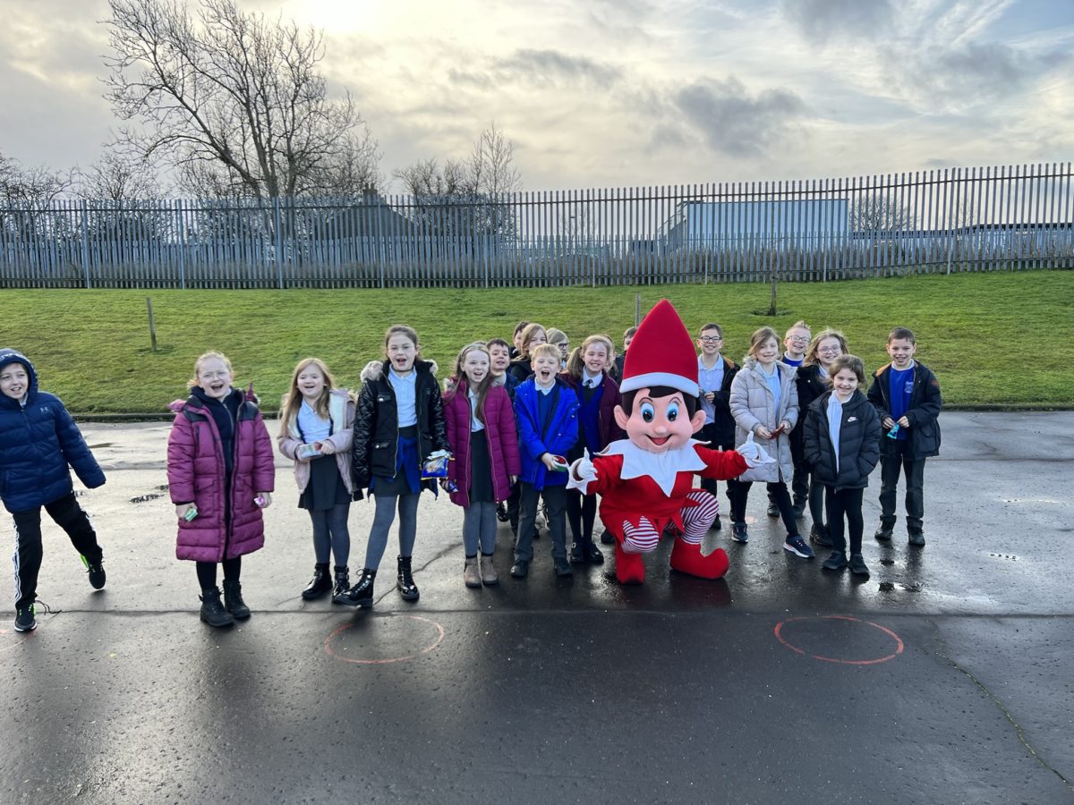 Elf Photos Chryston Primary School elf-photos-chryston-primary-school