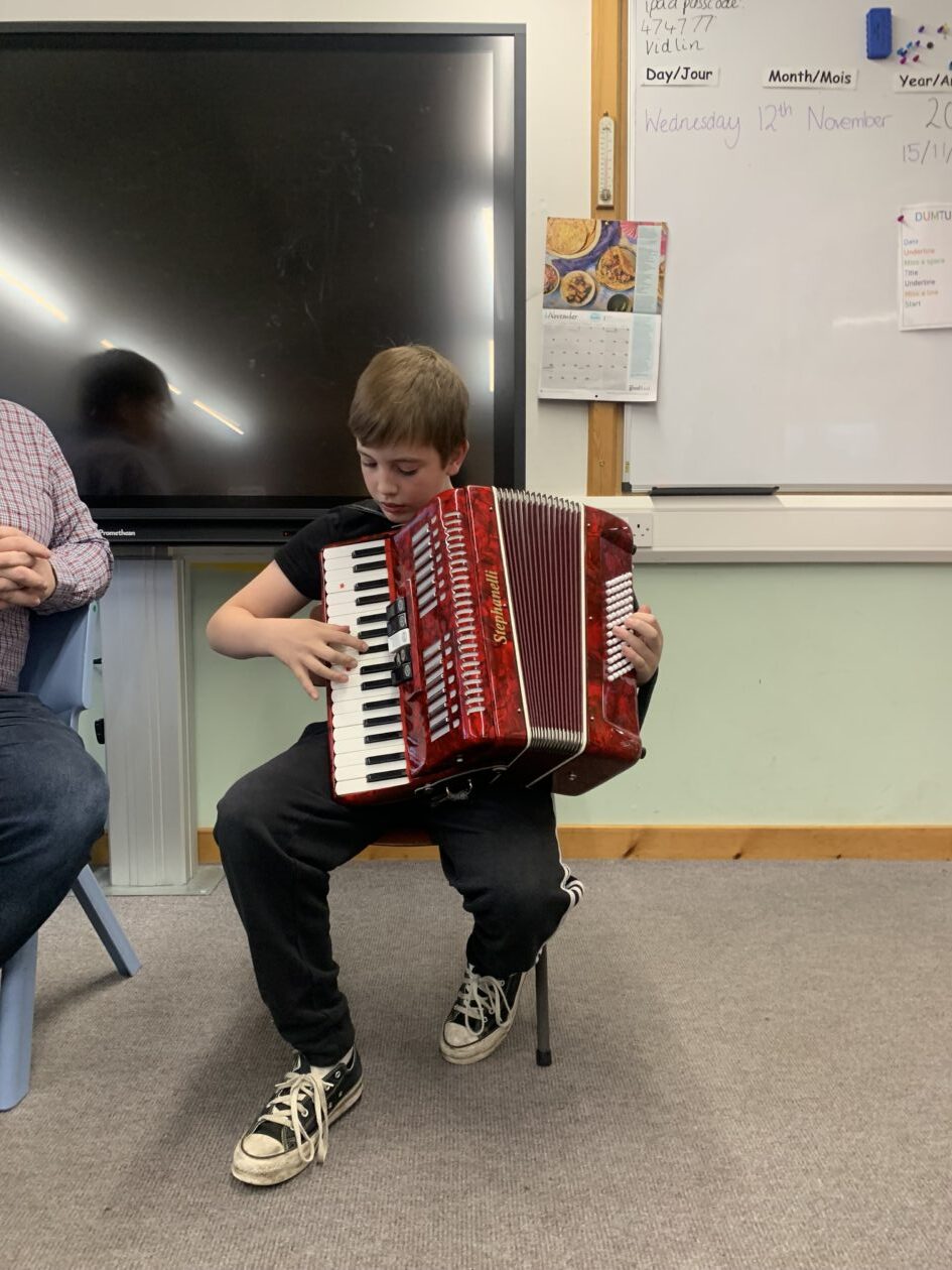 Accordion Demonstration P4 P7 Blog Lunnasting