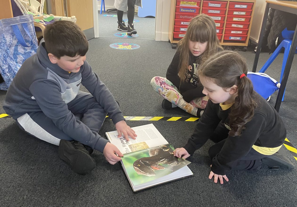 Abington Primary Carlisle Road, Abington ML12 6SD 01864 502341