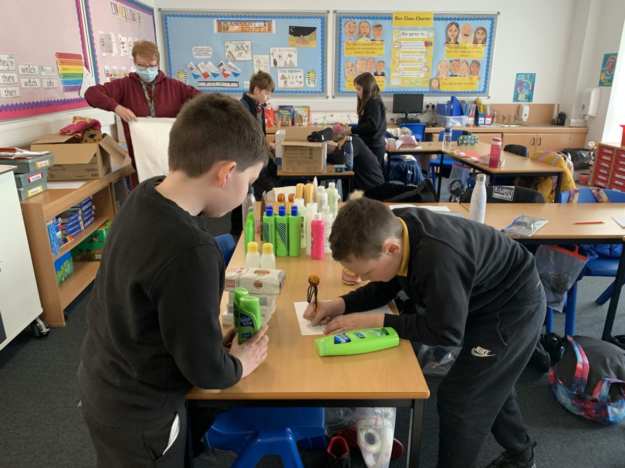 Abington Primary Carlisle Road, Abington ML12 6SD 01864 502341